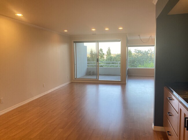 Foto del edificio - 2410 Aurora Ave N