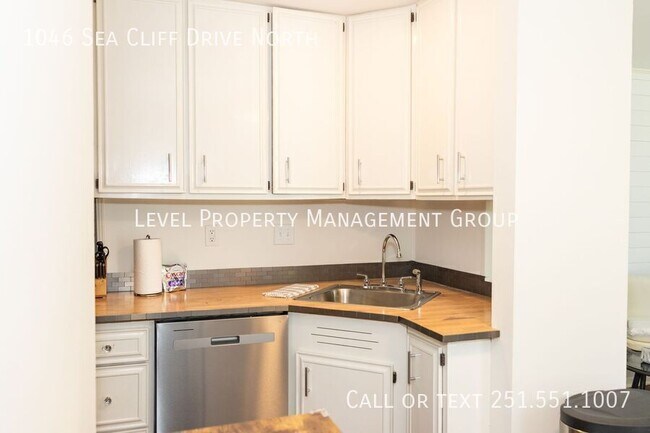 Foto del edificio - 1046 Sea Cliff Dr N