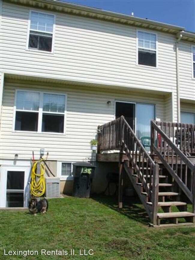 Building Photo - 3 br, 1.5 bath House - 138 Thames Drive