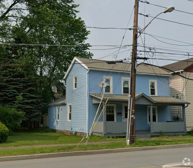 Building Photo - 219 4th St