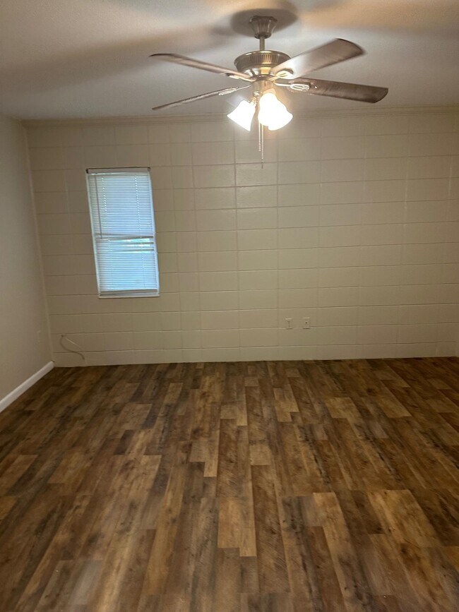 Foto del edificio - 2304 Columbia Ct