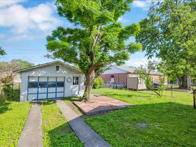 Building Photo - 3613 F L Shuttlesworth Dr