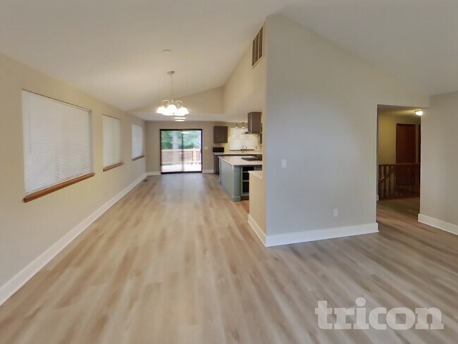 Foto del edificio - 12917 Avante Dr NW