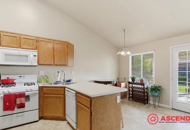 Foto del edificio - Fabulous 4 Bedroom Home!!