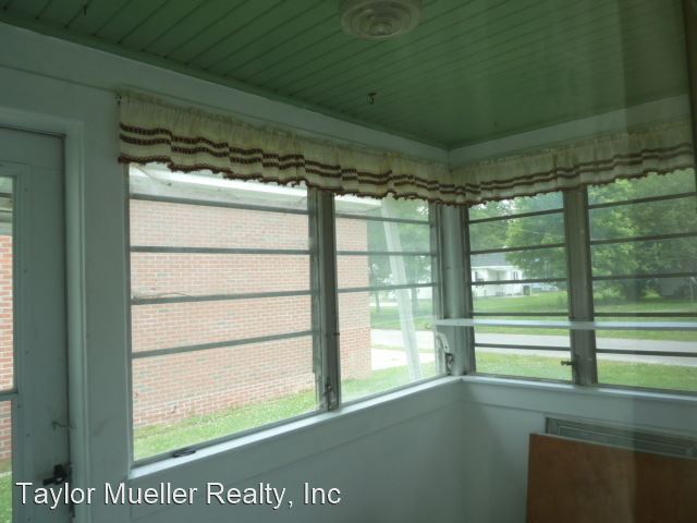 Building Photo - 2 br, 1 bath House - 108 E Cypress Street