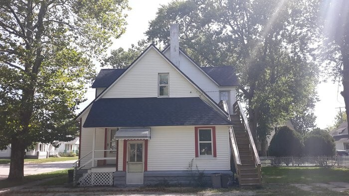Primary Photo - UPPER UNIT APARTMENT, UTILIES INCLUDED