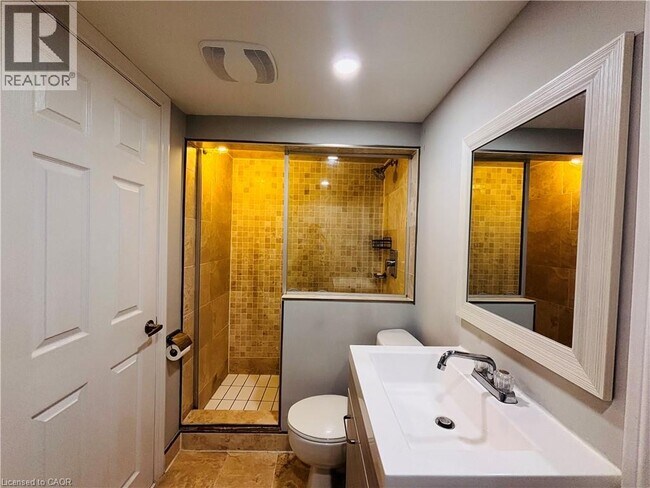 Building Photo - 2129 Frontier Dr