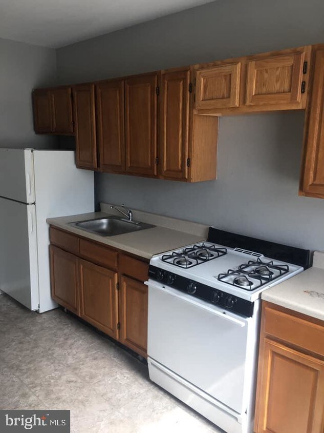 Foto principal - 3034 Frankford Ave