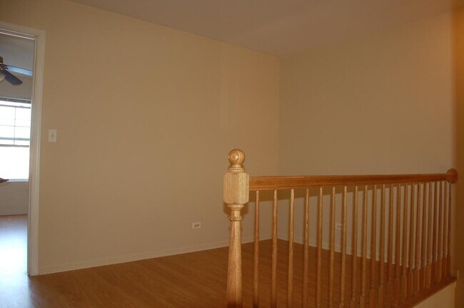 Building Photo - 143 Springbrook Trail S