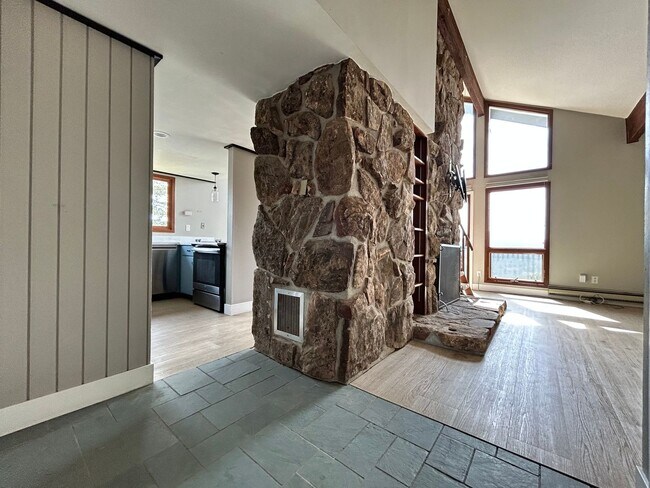 Photo - 2 Bedroom Mountain Home with Loft and Spec...