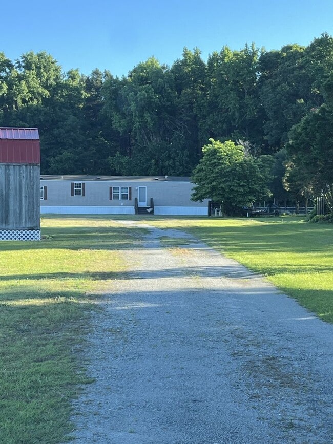 Foto del edificio - 411 Proctor Farm Rd