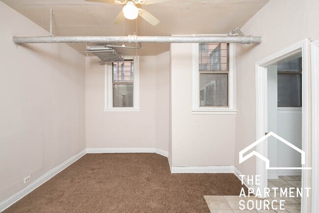 Building Photo - 1371 W Estes Ave