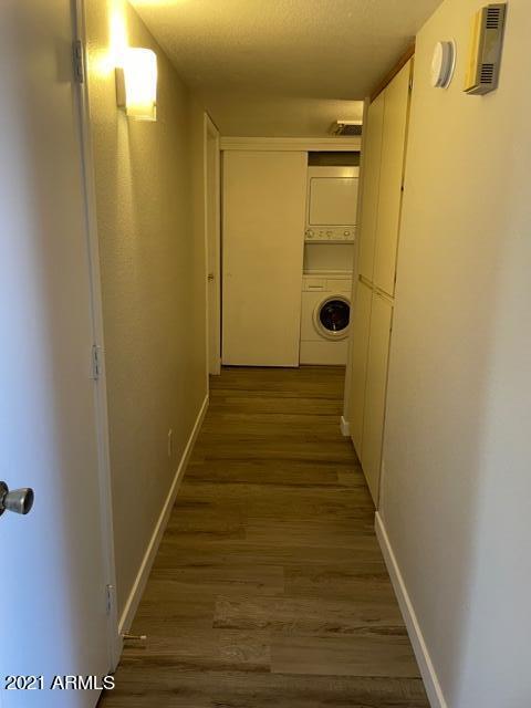 Building Photo - 1402 E Jen Tilly Ln