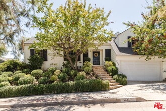 Building Photo - 231 S Thurston Ave Building Photo - 231 S Thurston Ave