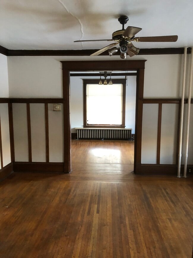 Building Photo - 505 S 4th St