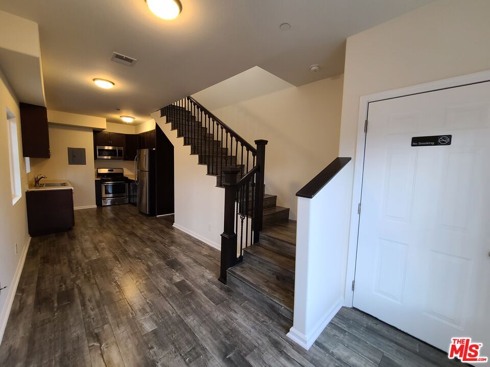 Foto principal - 7117 Hawthorn Ave