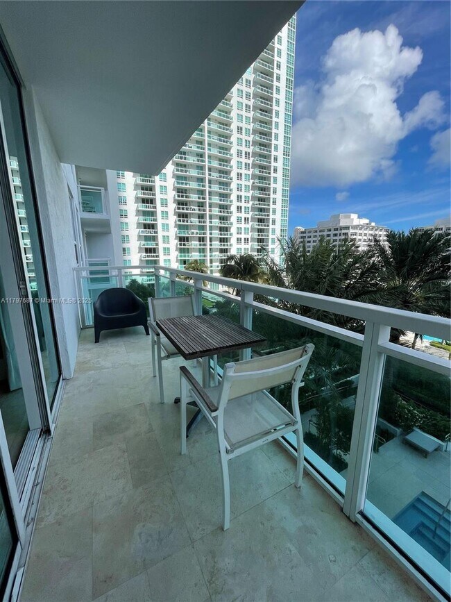 Building Photo - 951 Brickell Ave