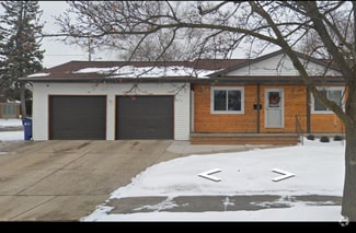 Building Photo - 711 Dorroll St NE