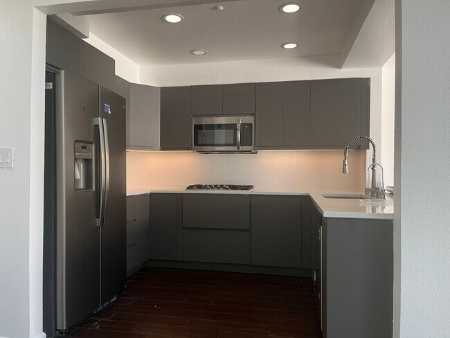 Foto del edificio - Beautifully Updated 3-Bedroom Townhome in ...