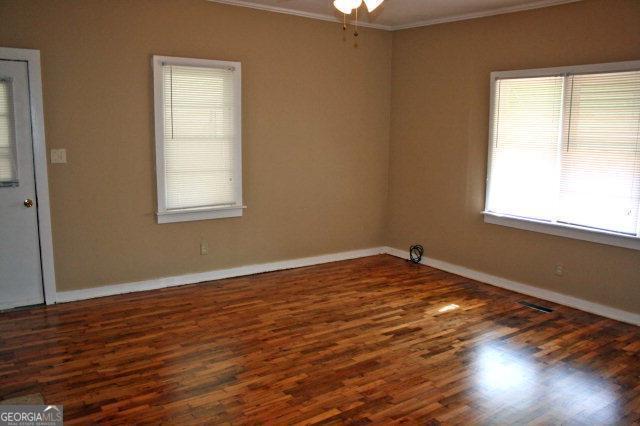 Foto del edificio - 472 Whitehall Rd