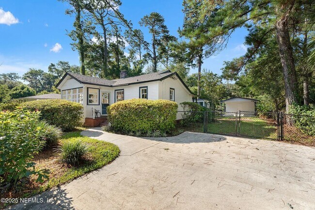 Foto del edificio - 4744 Glenwood Ave