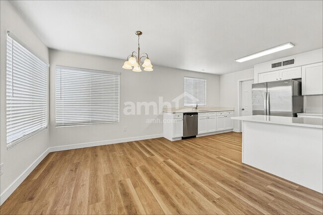 Foto del edificio - 4071 E Abraham Ln