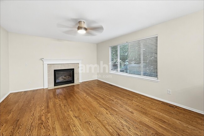 Building Photo - 11852 Altura St