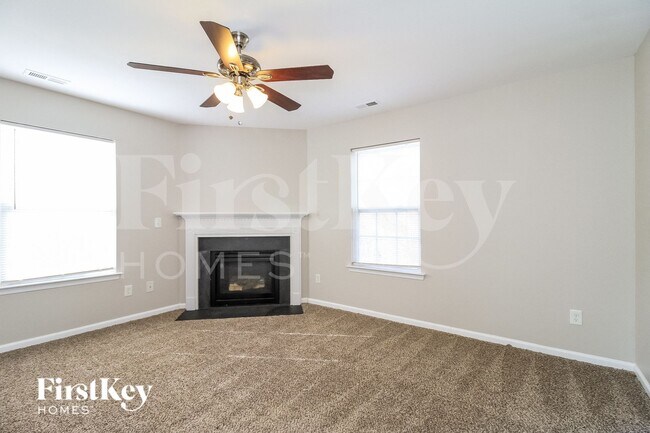 Foto del edificio - 165 Salem Trail Ct