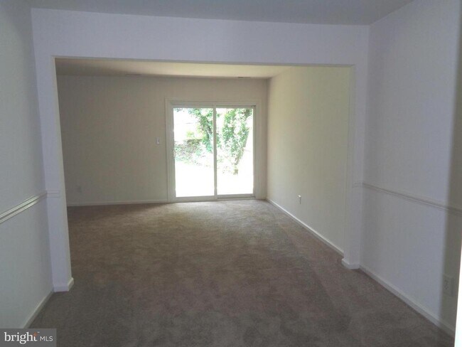 Foto del edificio - 721 Olde Greenwich Cir