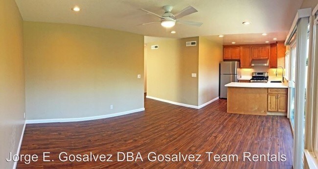 Foto del edificio - 300 Bromley Cross Dr