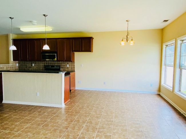 Building Photo - 11512 Top Walnut Loop