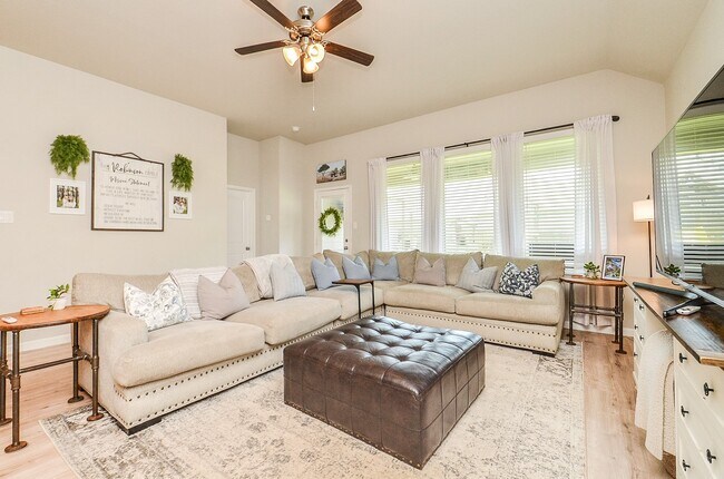 Foto del edificio - 10217 Shore Acres Ln