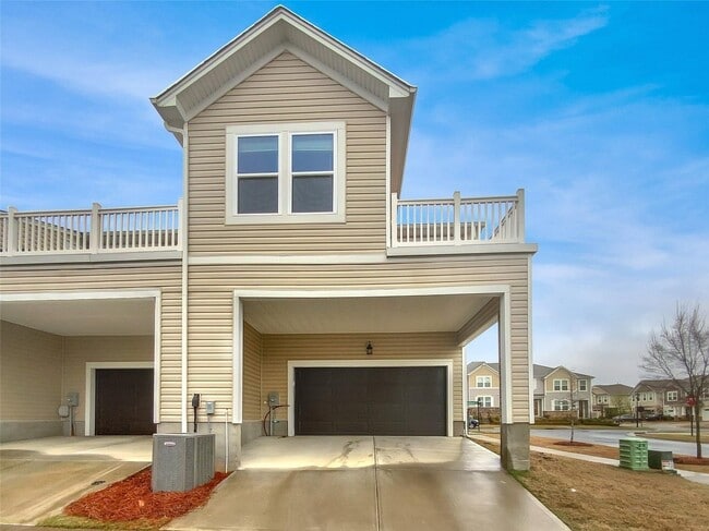 Building Photo - 11052 Chalkbark Ln
