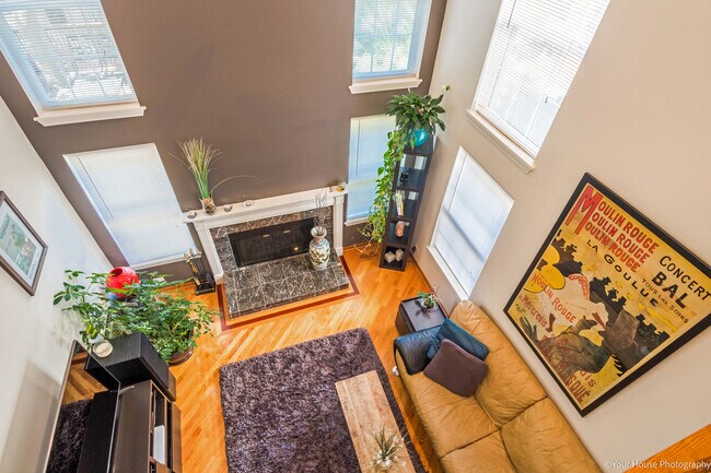 Foto del edificio - 1439 Derby Ln