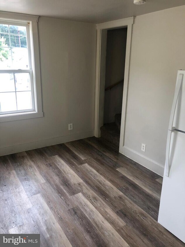 Foto principal - 402 W Lincoln Hwy