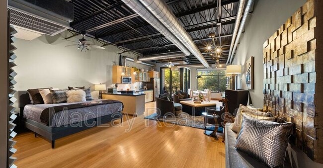 Building Photo - 4020 N Scottsdale Rd