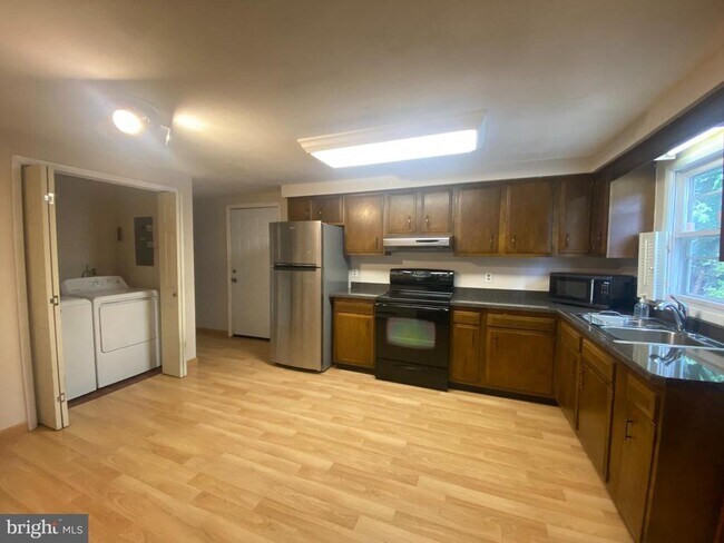 Foto del edificio - 2714 Duncan Rd