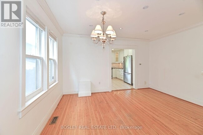 Building Photo - 12 Amroth Ave
