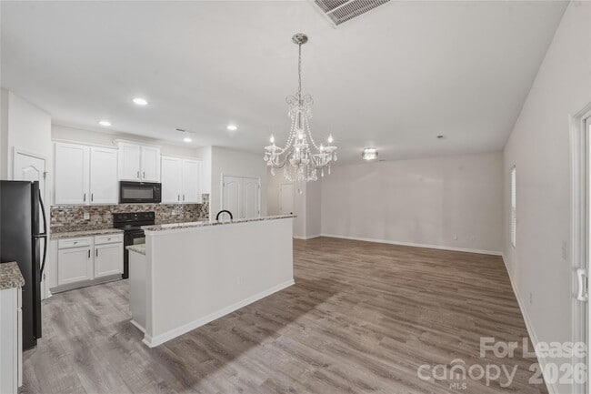 Foto del edificio - 8422 Candlenut Ln