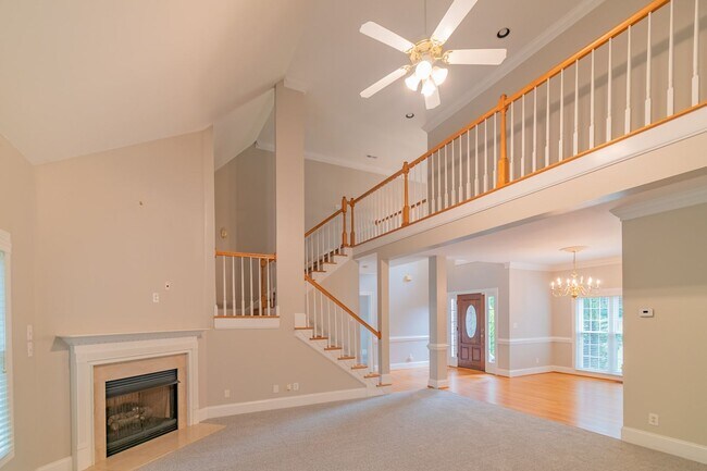 Building Photo - Spacious 5 Bedroom, 3.5 Bathroom Home in M...