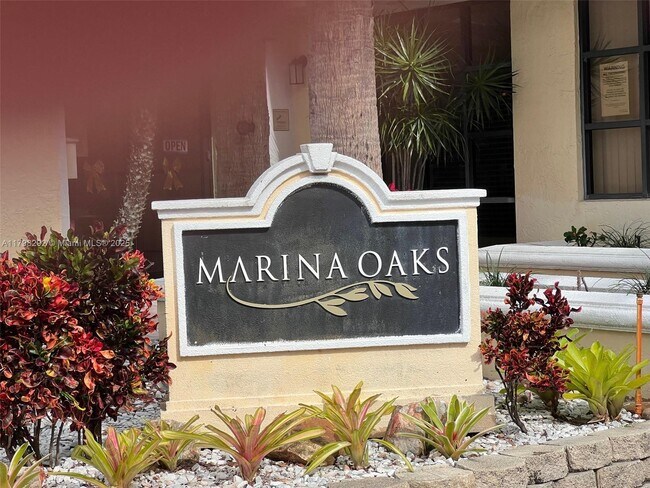 Foto del edificio - 2445 SW 18th Terrace