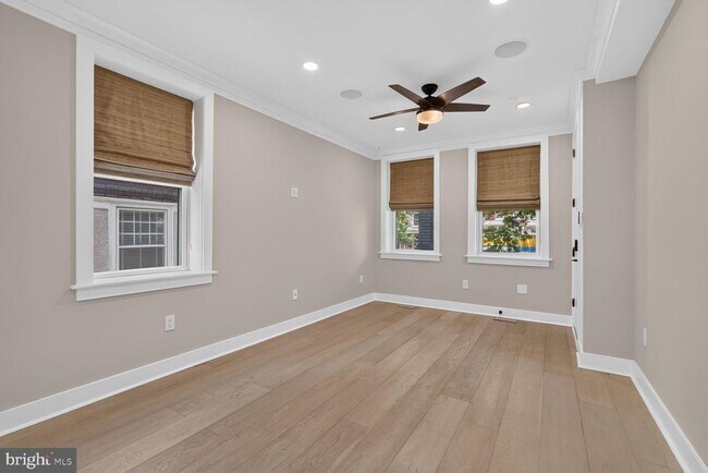 Foto del edificio - 724 Varnum St NW