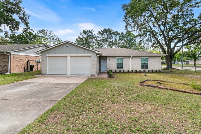 Building Photo - 9002 Bunny Run Dr
