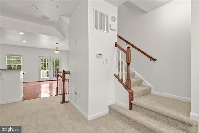 Building Photo - 7556 Willow Bottom Rd