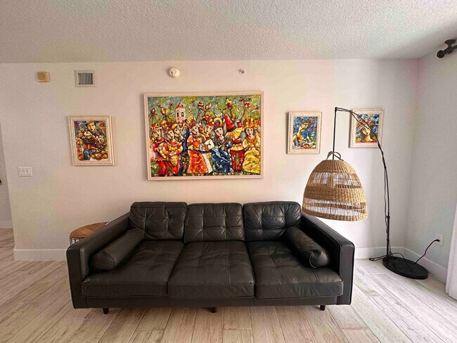 Foto del edificio - 3140 S Ocean Dr