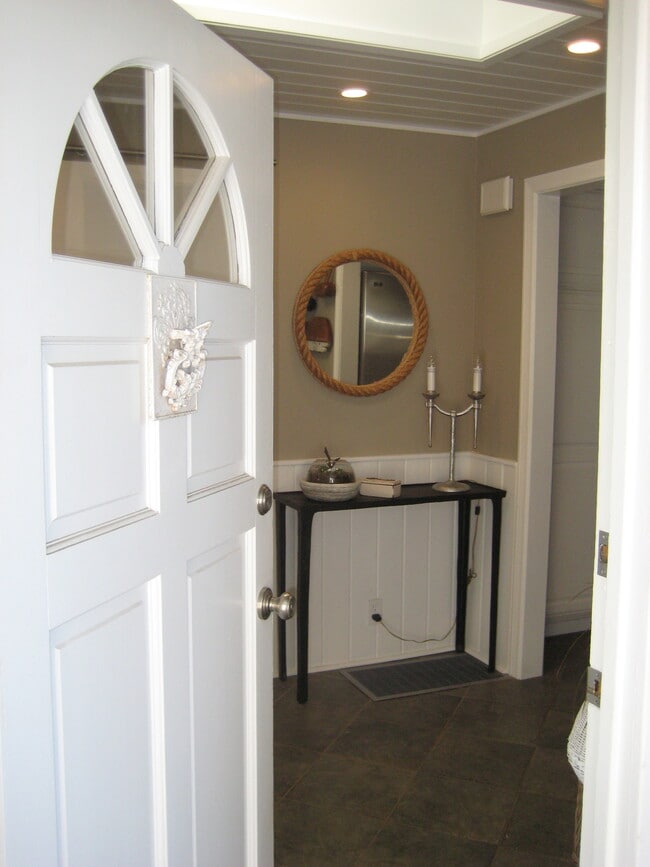 Entry - 2129 Red Rose Way