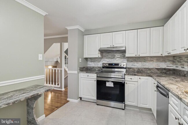 Building Photo - 10603 Tuppence Ct