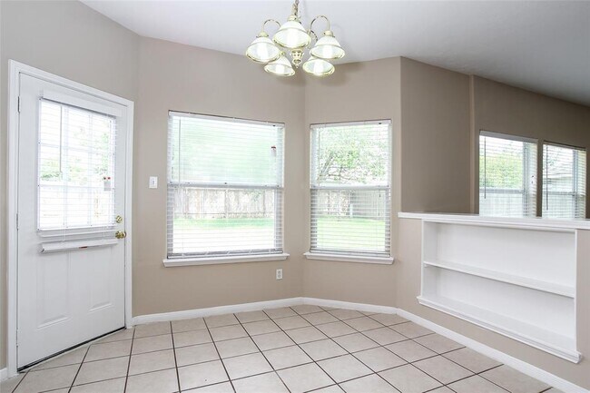 Building Photo - 12230 Heritage Grove Dr