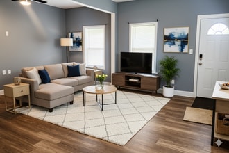 Building Photo - 1422 E 65th St