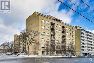 Building Photo - 660-660 Eglinton Ave W